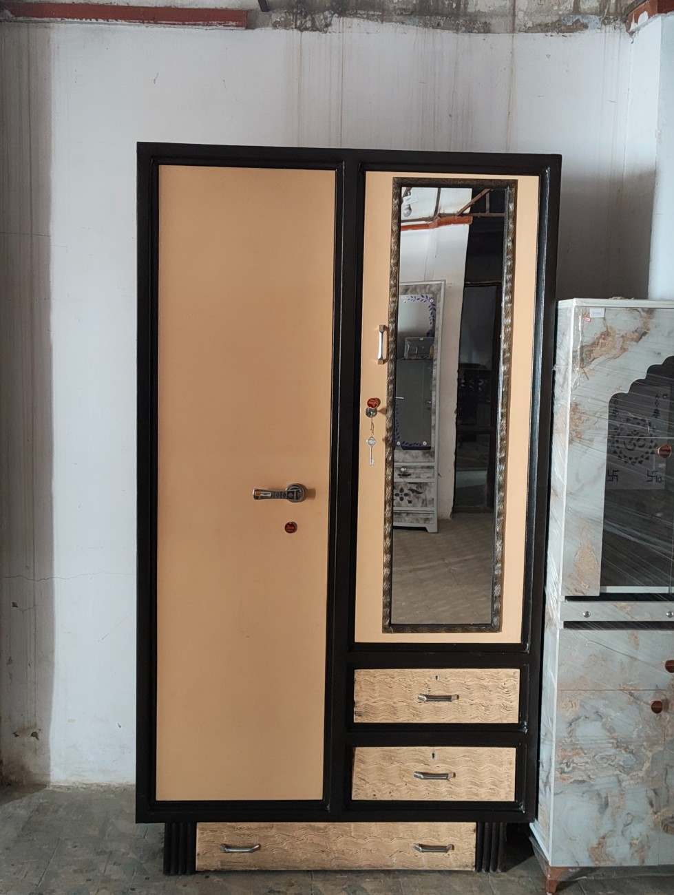 Modern Gloss Finish Almirah - Jain Furniture Ajmer